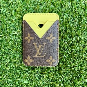 LV Monogram card holder